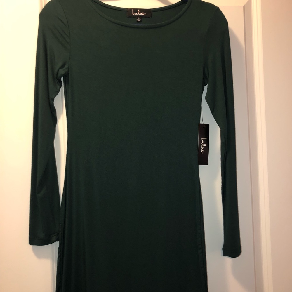 Long sleeve form fitting Lulus dress